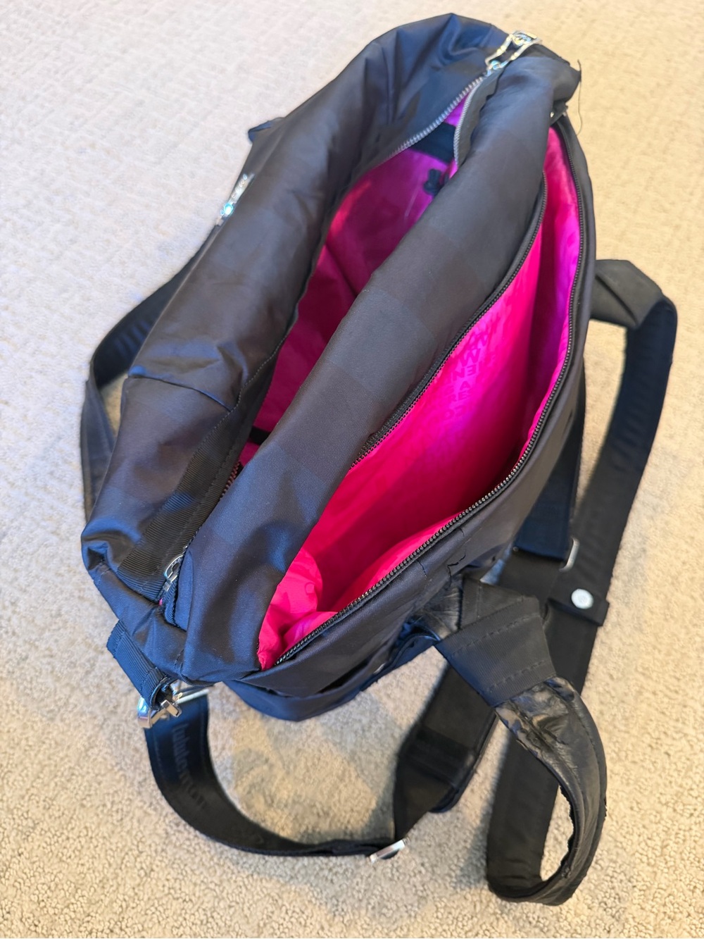 Lululemon Triumphant Black Tote Shoulder Bag with Bright Pink Liner - Picture 8 of 14